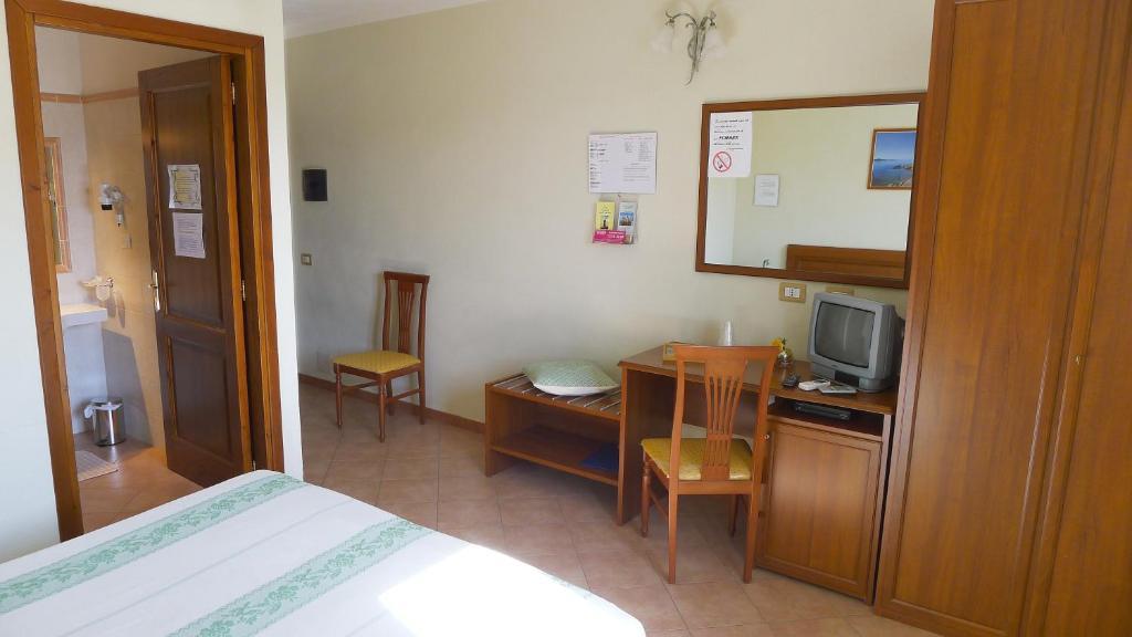 Hotel Da Paolino Trinità dʼAgultu Pokoj fotografie