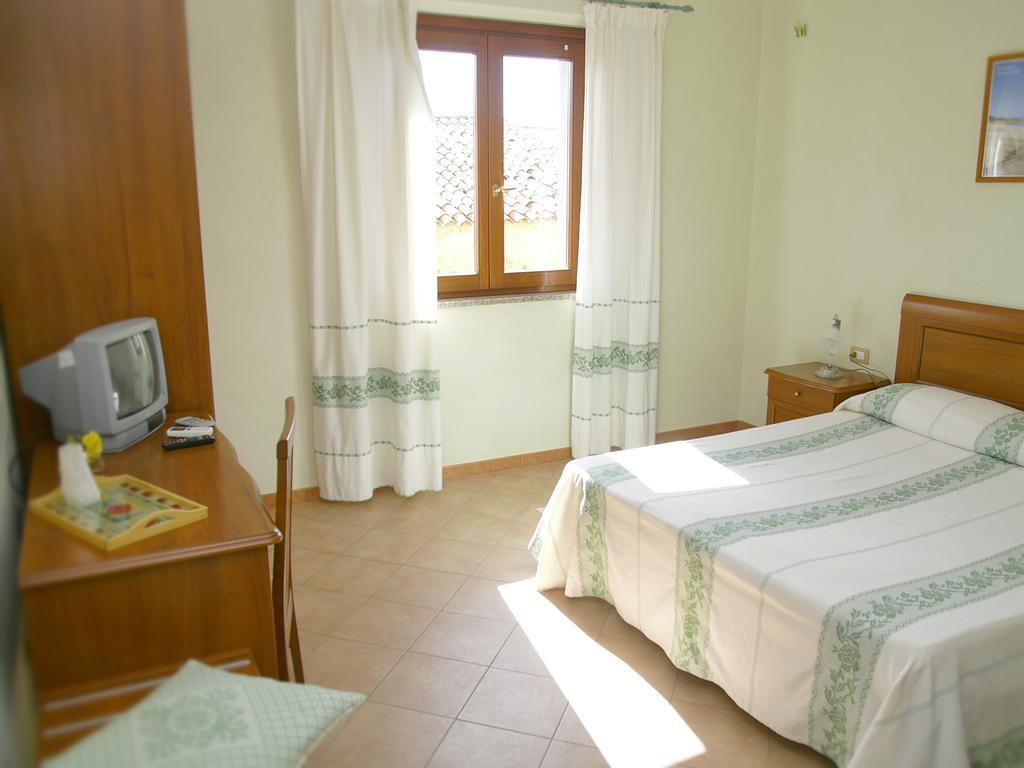Hotel Da Paolino Trinità dʼAgultu Exteriér fotografie