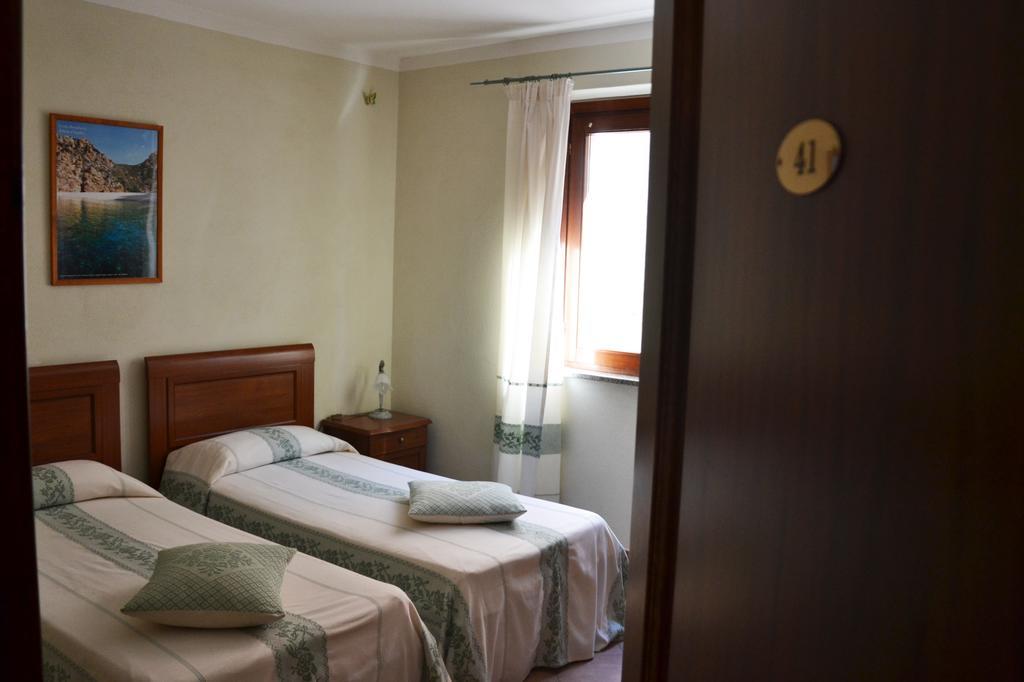 Hotel Da Paolino Trinità dʼAgultu Exteriér fotografie