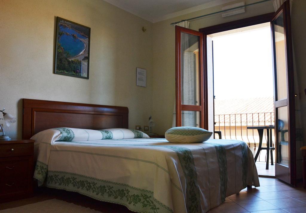 Hotel Da Paolino Trinità dʼAgultu Exteriér fotografie