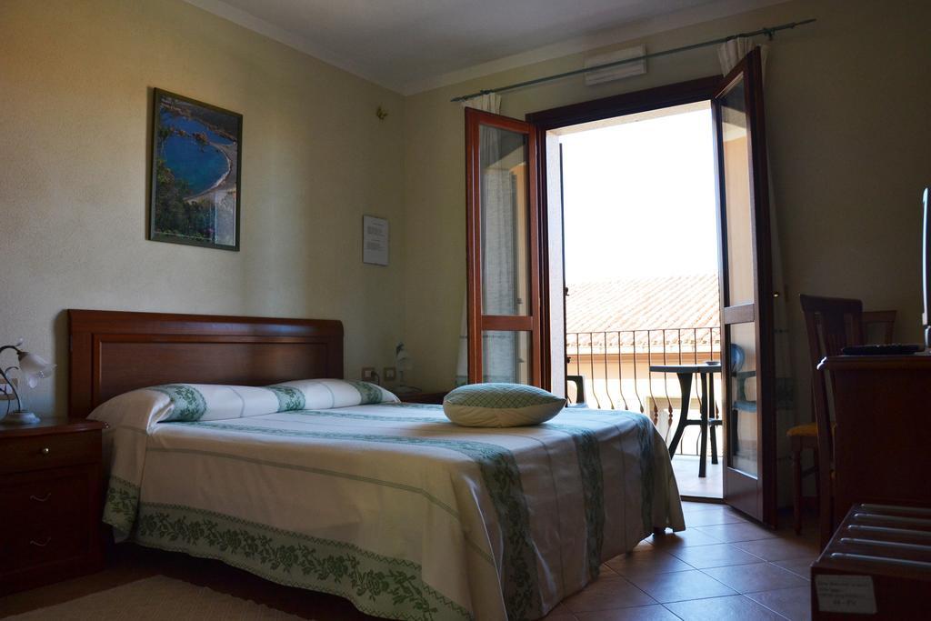 Hotel Da Paolino Trinità dʼAgultu Exteriér fotografie